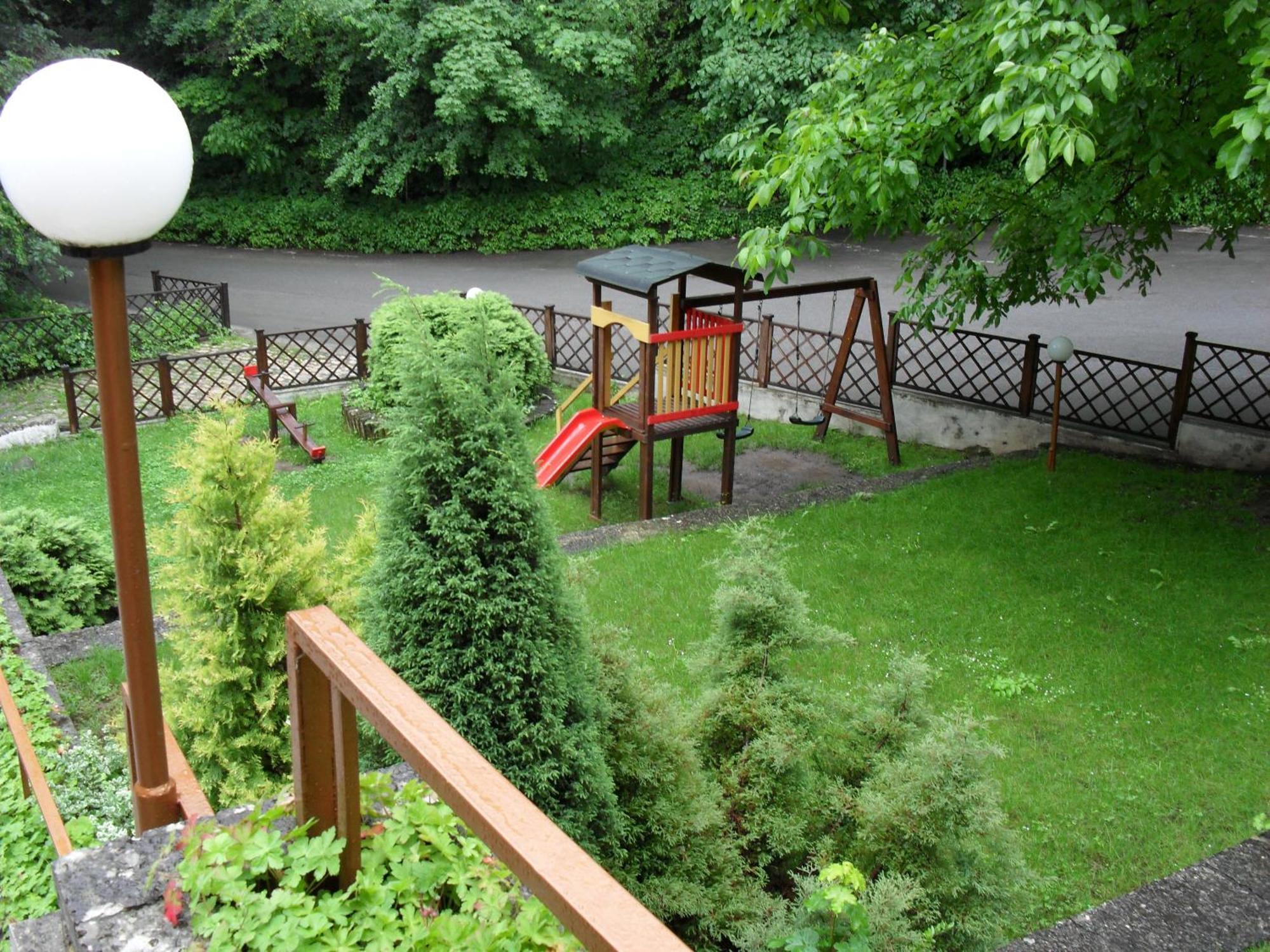 Family Park Hotel Kyoshkove Shumen Esterno foto