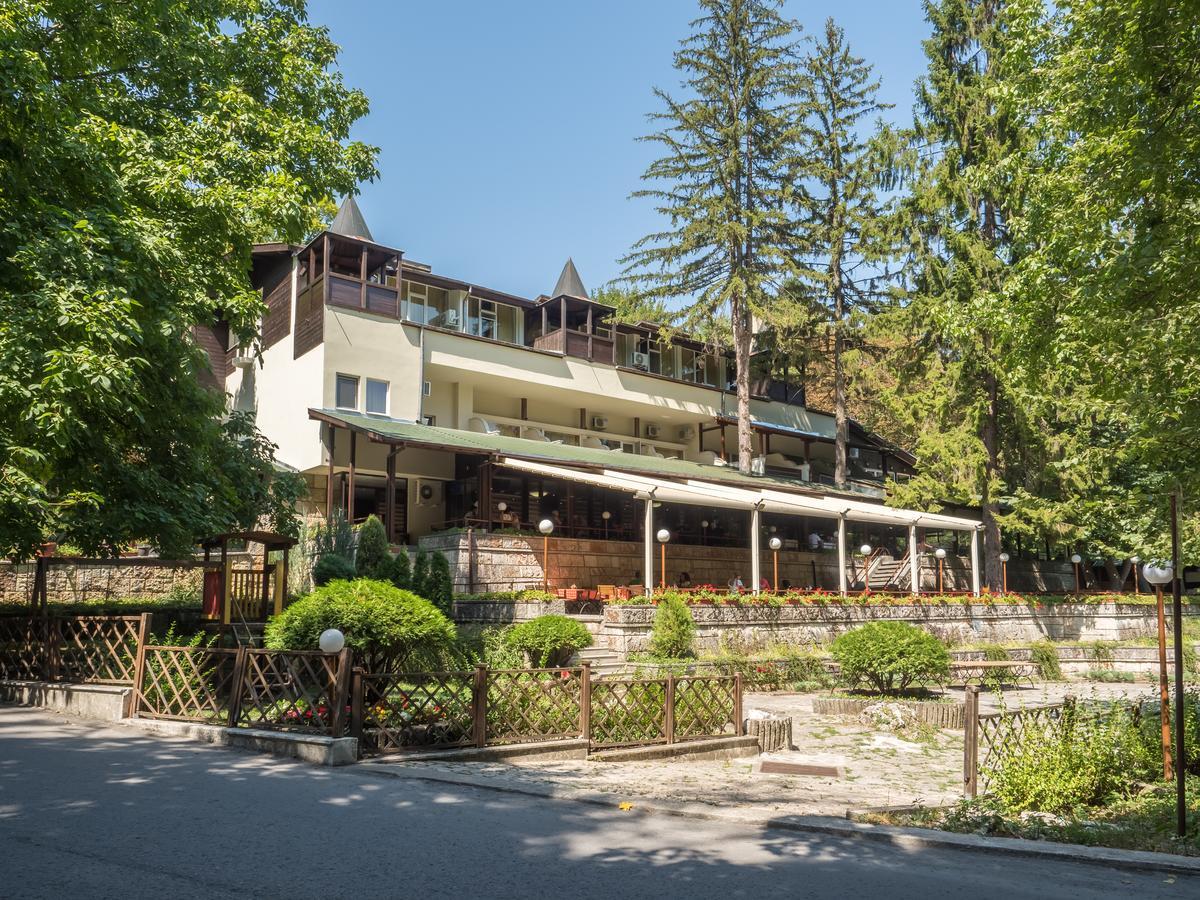 Family Park Hotel Kyoshkove Shumen Esterno foto