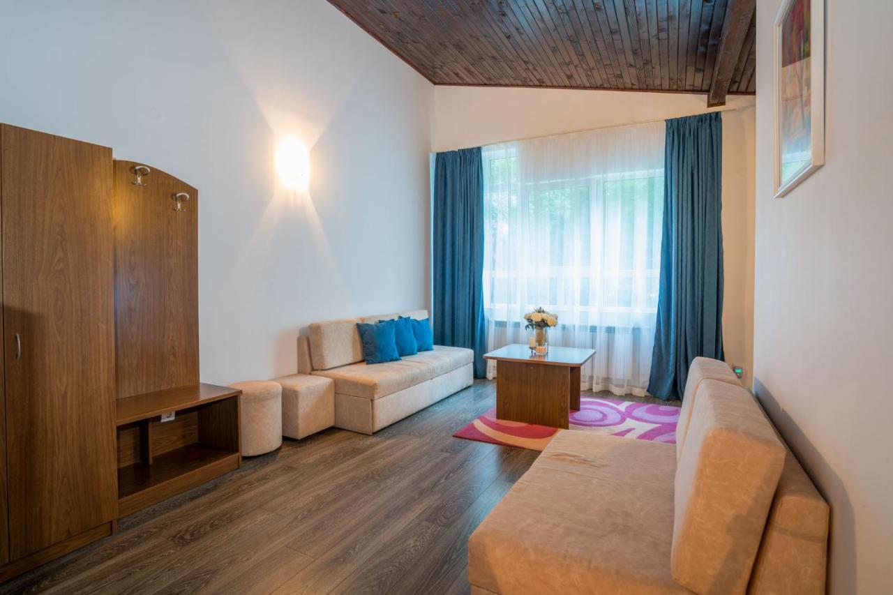 Family Park Hotel Kyoshkove Shumen Esterno foto