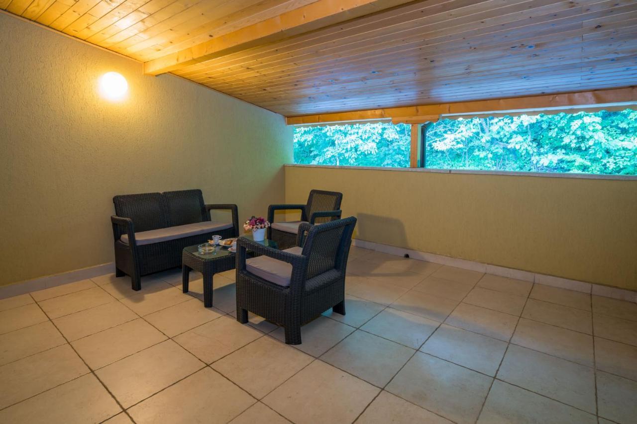 Family Park Hotel Kyoshkove Shumen Esterno foto