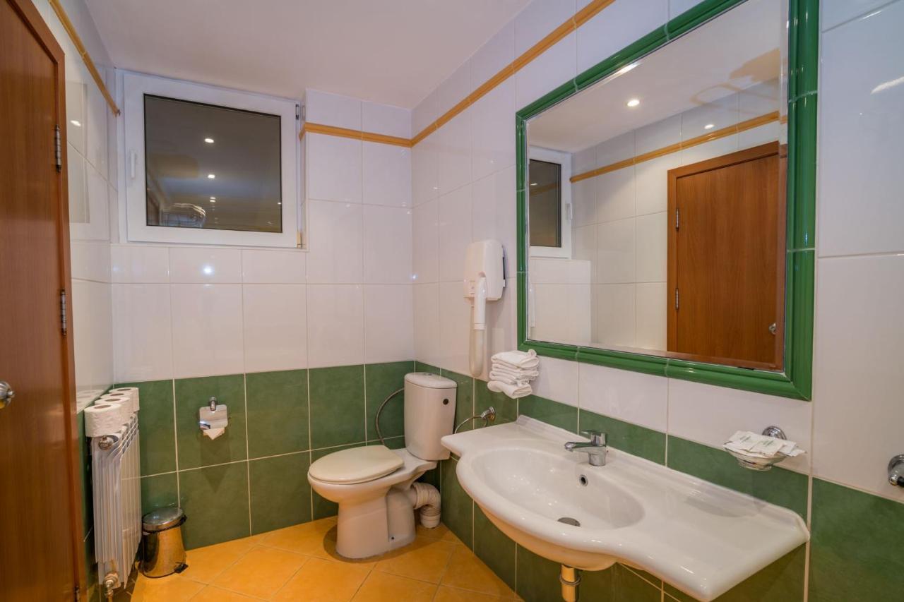Family Park Hotel Kyoshkove Shumen Esterno foto