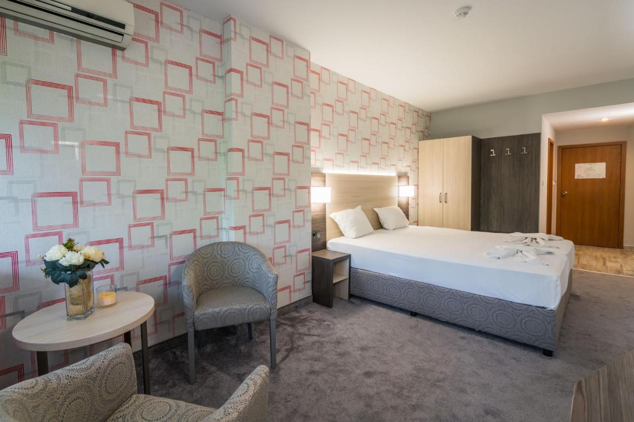 Family Park Hotel Kyoshkove Shumen Esterno foto