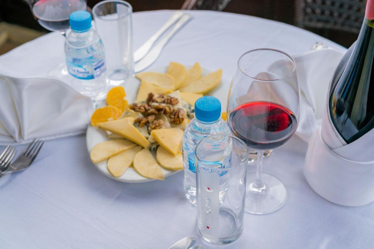 Family Park Hotel Kyoshkove Shumen Esterno foto