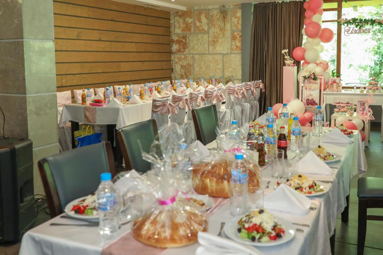 Family Park Hotel Kyoshkove Shumen Esterno foto